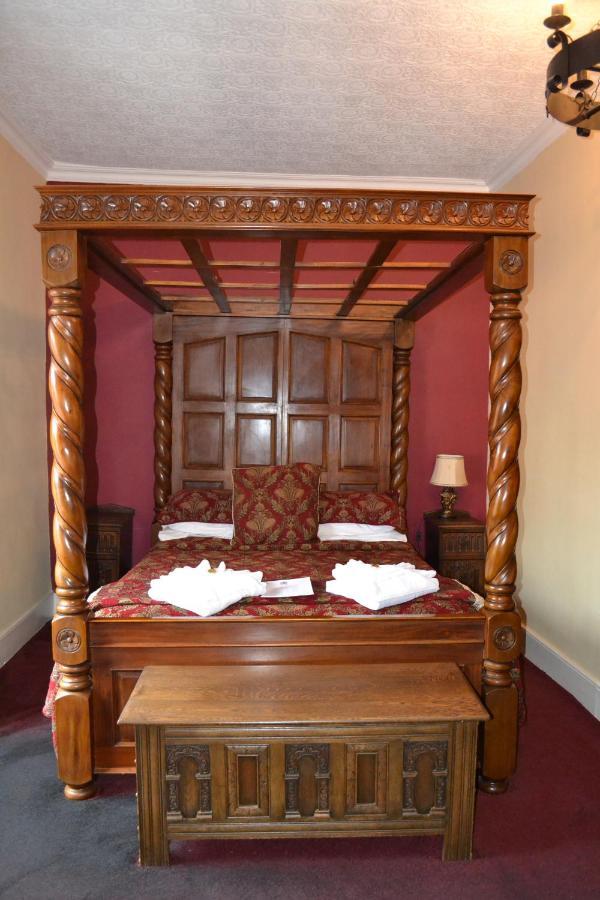 The Red Lion Hotell Llangadog Exteriör bild